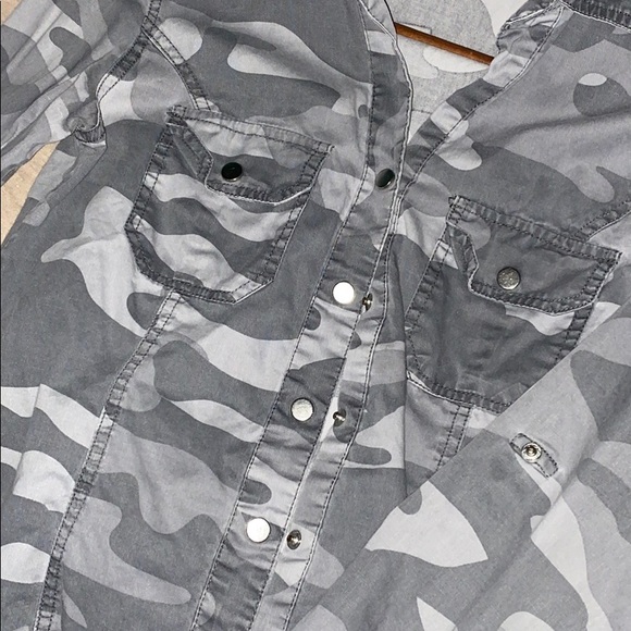 Long Sleeve Button Up - Picture 2 of 4